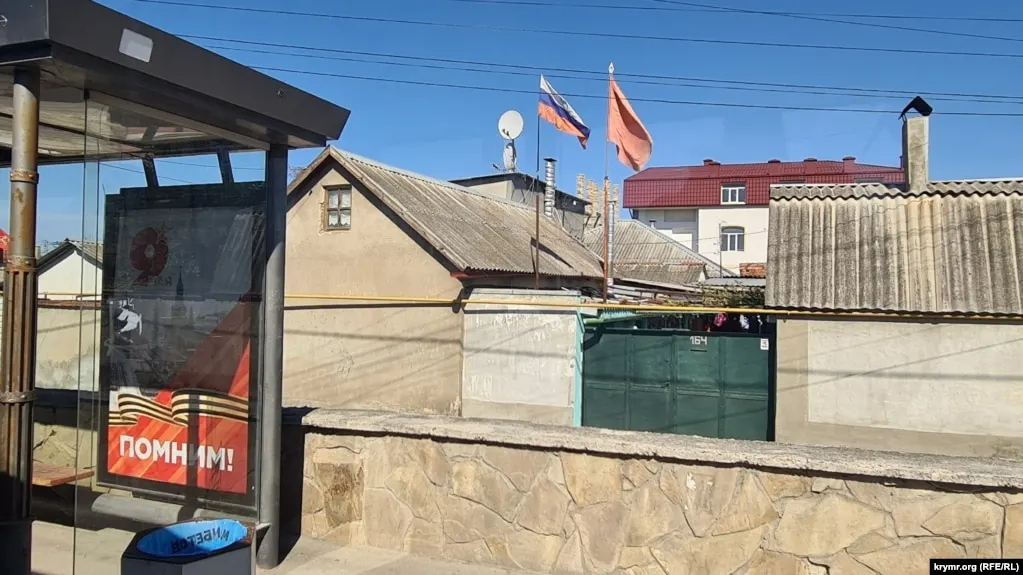 В Крыму и ряде российских регионов зафиксированы атаки беспилотников и серии взрывов. Есть погибшие и раненые, на местах работают экстренные службы.
