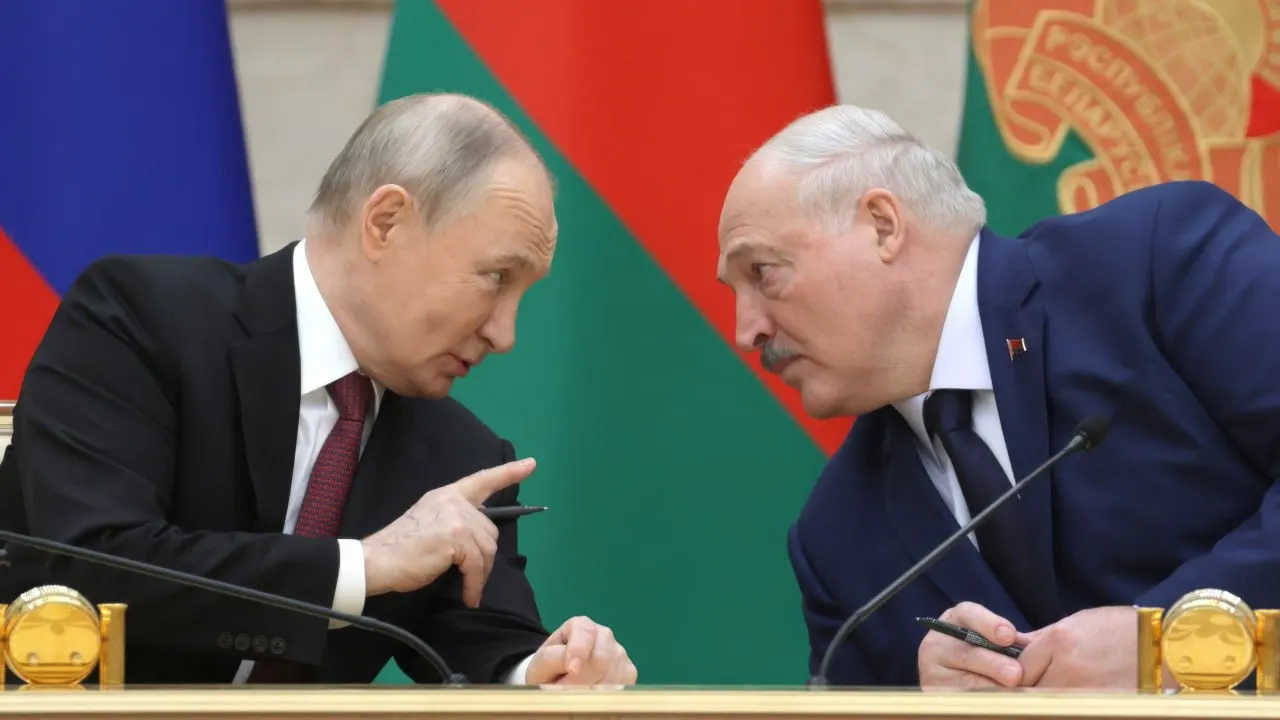 Лидеры России и Беларуси 26 июня встретились без пресс‑заявлений — обсуждали региональную безопасность, торгово‑экономическое взаимодействие и проекты Союзного государства на фоне обострения ситуации у белорусско‑украинской границы.