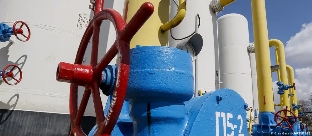 С 1 января 2025 года Украина не продлила контракт на транзит российского газа, и транзит через её территорию прекращён. Наибольшие последствия испытывает Молдова; ряд европейских покупателей перенастроил поставки, а Венгрия получает газ по «Турецкому потоку».