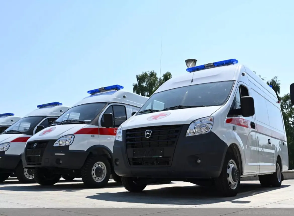 Регион 18 июня получил 28 новых автомобилей скорой помощи. Транспорт распределят между Барнаулом, Бийском, Рубцовском, рядом районов и специализированный автомобиль направлен в краевой кардиодиспансер; на закупку выделили около 150 миллионов рублей.