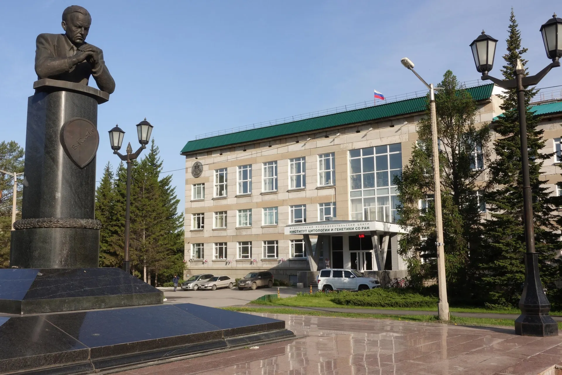 С 1 сентября 2026 года вступают в силу ограничения на передачу генетических данных за границу: для обмена потребуется одобрение межведомственной комиссии. Ученые предупреждают о рисках для публикаций, международного сотрудничества и качества исследований.