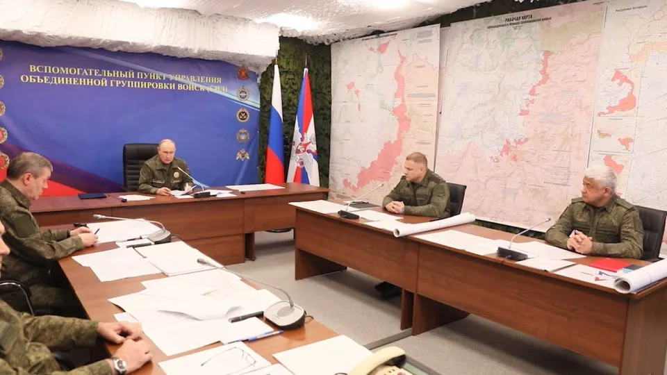 На совещании с военными президент поручил выяснить степень участия союзников Украины, назвав их «подстрекателями», и объявил о продолжении массированных ударов по инфраструктуре, обеспечивающей функционирование военного комплекса Украины.
