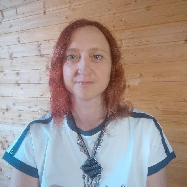 Активистка из Алтайского края задержана по подозрению в публичном оправдании терроризма после публикации песни «Интернационал».