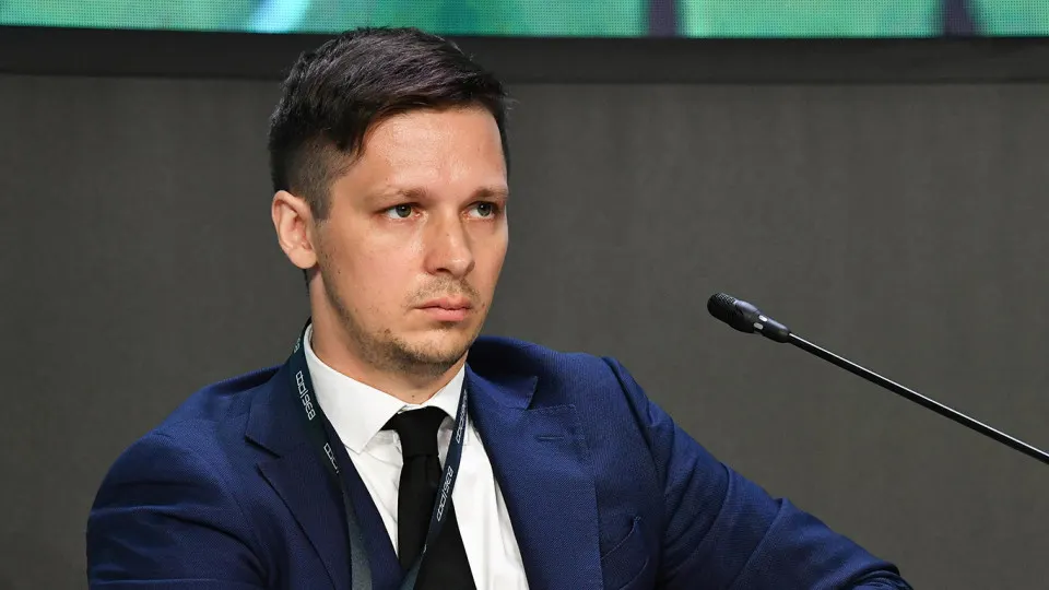 Доля государственного сектора в экономике России приближается к критической отметке; правительство обсуждает новые налоги и бюджетные реформы.