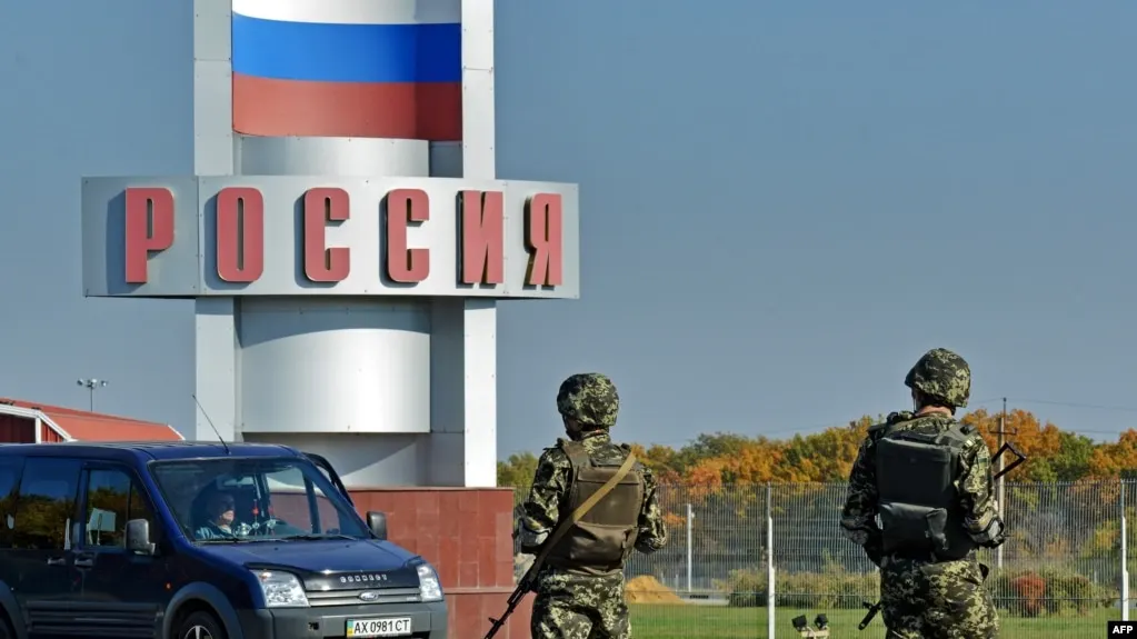 МВД РФ подготовило поправки, которые позволят отказывать в экстрадиции иностранцев и лиц без гражданства, если им в России предоставлено убежище — в том числе по политическим мотивам или из‑за приверженности «традиционным ценностям».