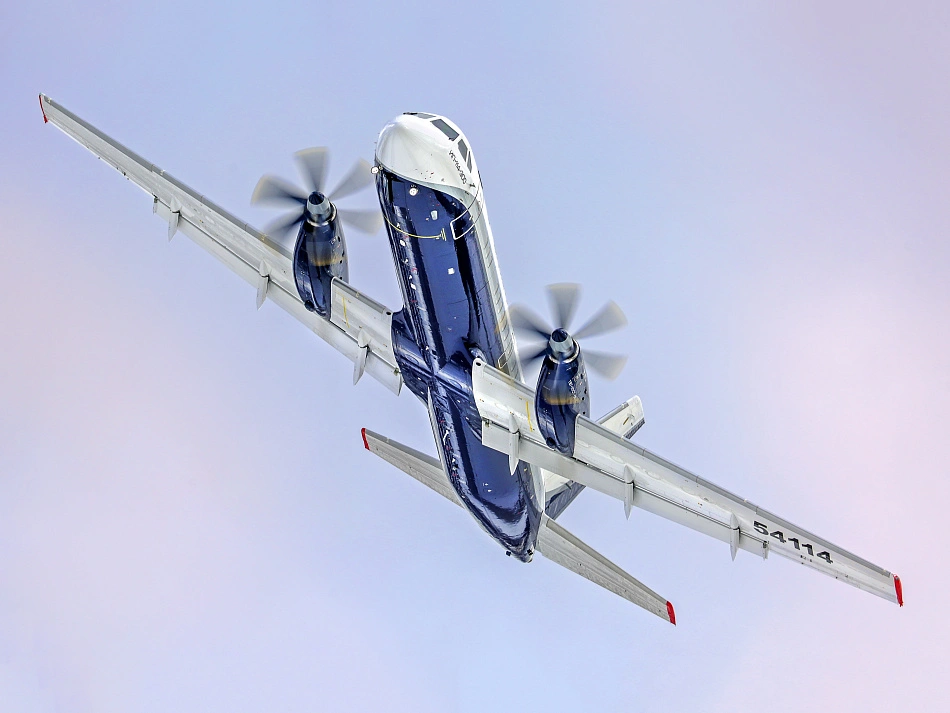 Министр транспорта сообщил, что региональный турбовинтовой самолёт Ил‑114‑300 близок к получению сертификата типа. Машина должна заменить устаревшие Ан‑24 и Як‑40 и обеспечить связь с удалёнными населёнными пунктами Сибири и Дальнего Востока, однако сроки ввода в эксплуатацию неоднократно сдвигались из‑за проблем с двигателями и испытаниями.