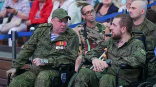 С июня 2023 года по конец 2025-го в России открыто более 2,7 тысячи специализированных кабинетов психолого‑психиатрической помощи для участников боевых действий, помощь получили сотни тысяч человек.