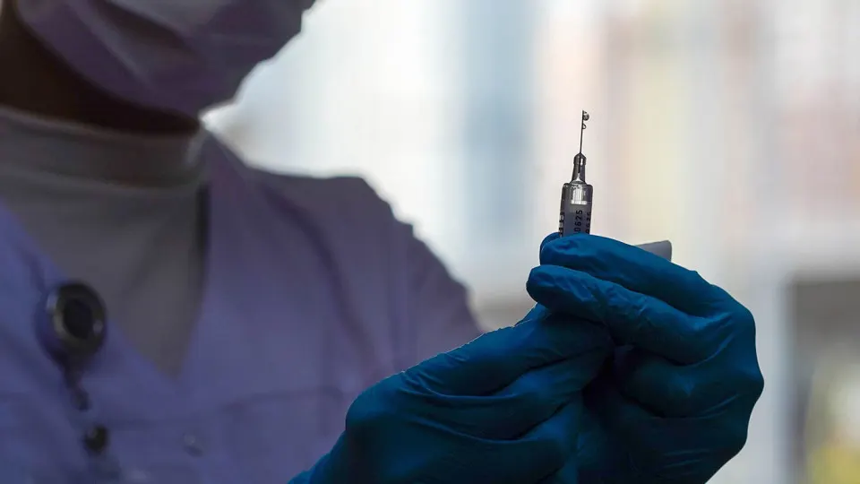 В стране разрабатывают препарат, блокирующий ген, связанный со старением клеток. Проект реализуется в рамках крупной государственной программы по технологиям продления активного долголетия.