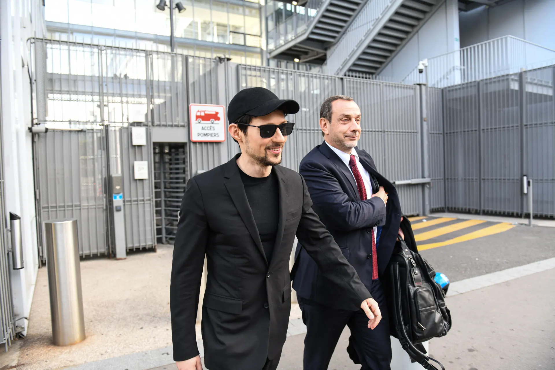 Основатель Telegram опубликовал созданную с помощью искусственного интеллекта композицию о цензуре и обходе блокировок, а также рассказал о письме с пометкой «подозреваемому» и давлении на мессенджер в России.