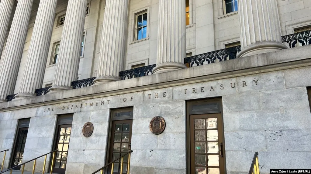 Министерство финансов США объявило о новом пакете санкций против компаний и частных лиц из Ирана, Турции и ОАЭ, обвиняемых в помощи Тегерану в закупке вооружений и пополнении запасов ракет и беспилотников.