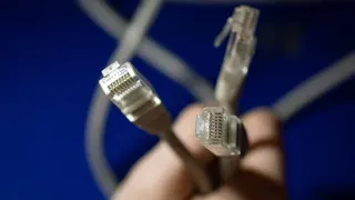 Крупные российские ИТ‑компании, входящие в ассоциацию «Отечественный софт», призвали правительство создать специальный орган для согласования политики блокировок и предупредили о рисках текущей борьбы с VPN для работы Рунета и бизнеса.