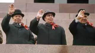 Российское правительство готовит систему обязательных планов для нефтяных компаний по выпуску и продаже топлива, а также жесткий контроль розничных цен на бензин и дизтопливо на фоне ударов беспилотников по НПЗ и роста биржевых котировок.