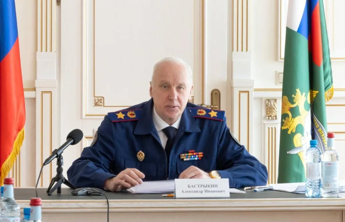 Руководитель Следственного комитета поручил провести проверку детских книг писателя Григория Остера, в том числе сборника «Вредные советы», сочтя их содержание сомнительным с педагогической точки зрения.