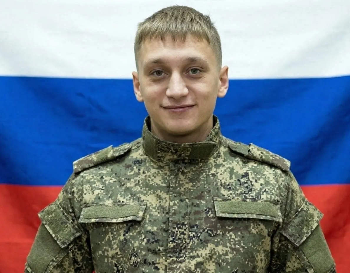 23‑летний Валерий Аверин из Бурятии заключил контракт на службу в войска беспилотных систем в январе 2026 года и погиб 6 апреля под Луганском — спустя три месяца после начала службы.
