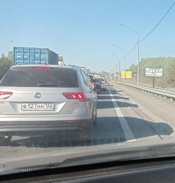 На Новом мосту несколько ДТП и возможный ремонт через Лосиху, из‑за этого и других инцидентов образовались заторы; на Старом мосту движение затруднено из‑за предполагаемой аварии.