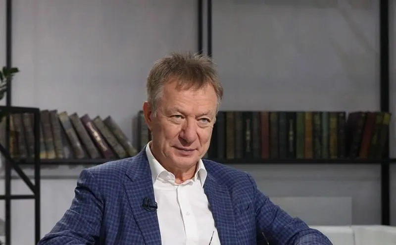 Бизнесмен Александр Галицкий уехал из страны после решения суда о признании его и фонда экстремистским объединением и наложении конфискации имущества на сумму около 8 млрд рублей.