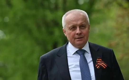 Российский посол в Армении Сергей Копыркин отозван в Москву для консультаций на фоне углубления отношений Еревана с ЕС; одновременно введены временные ограничения на ввоз ряда армянских товаров.