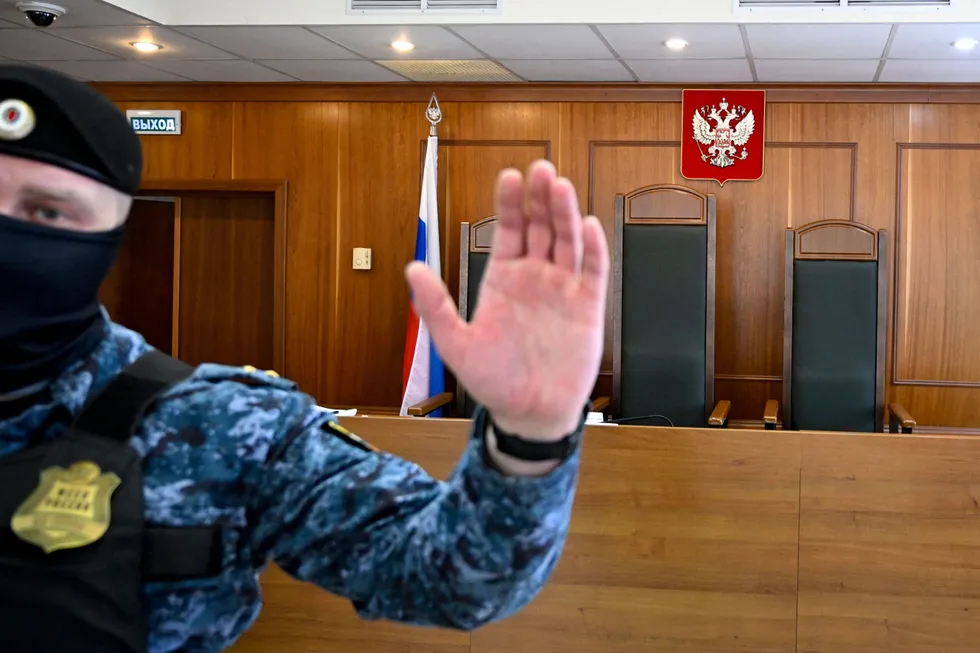 Судебный департамент прекратил публикацию архивных и текущих данных о судимости с 2005 года. Это осложняет мониторинг репрессий, отправки обвиняемых на войну и других социальных трендов — а восстановить такую базу будет сложно.