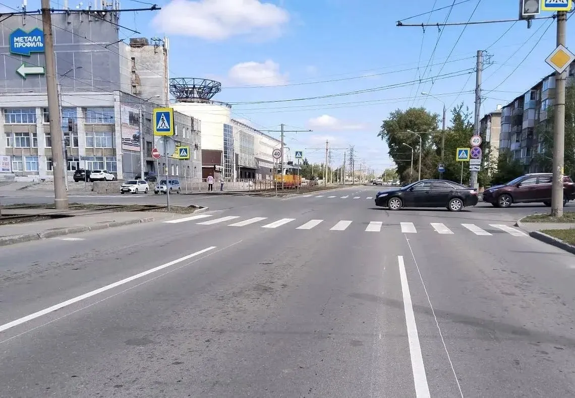 В&nbsp;Барнауле обновляют дорожную разметку на&nbsp;магистралях и&nbsp;у&nbsp;школ