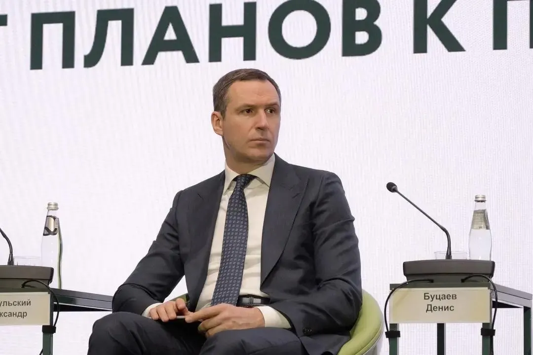 Его подозревают в хищении средств «Российского экологического оператора». По данным следствия, Буцаев может находиться в США. Мусорная реформа, на которую потрачены десятки миллиардов рублей, признана проваленной.