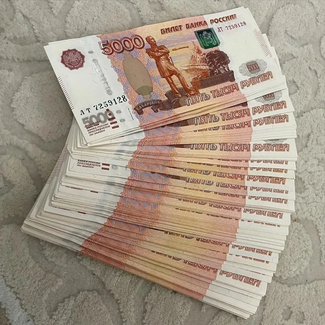 Законопроект предлагает закрепить в Трудовом кодексе ежегодную премию, приуроченную к празднику Весны и Труда, размером не ниже среднего заработка работника — инициатива рассчитывает частично компенсировать отставание доходов от инфляции.