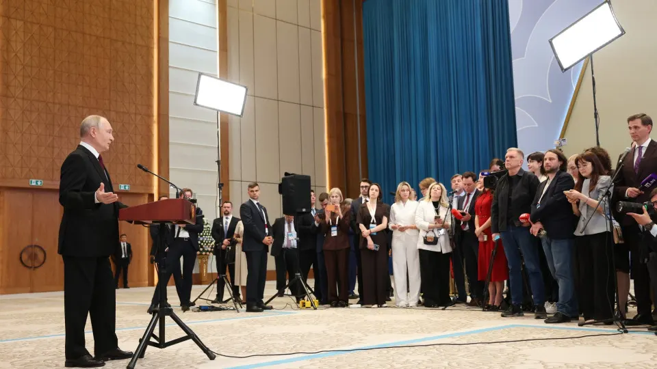 На пресс‑конференции по итогам саммита ЕАЭС президент заявил, что Россия даст жёсткий ответ на попытки ударов по её военным объектам и предупредил о рисках евроинтеграции Армении.