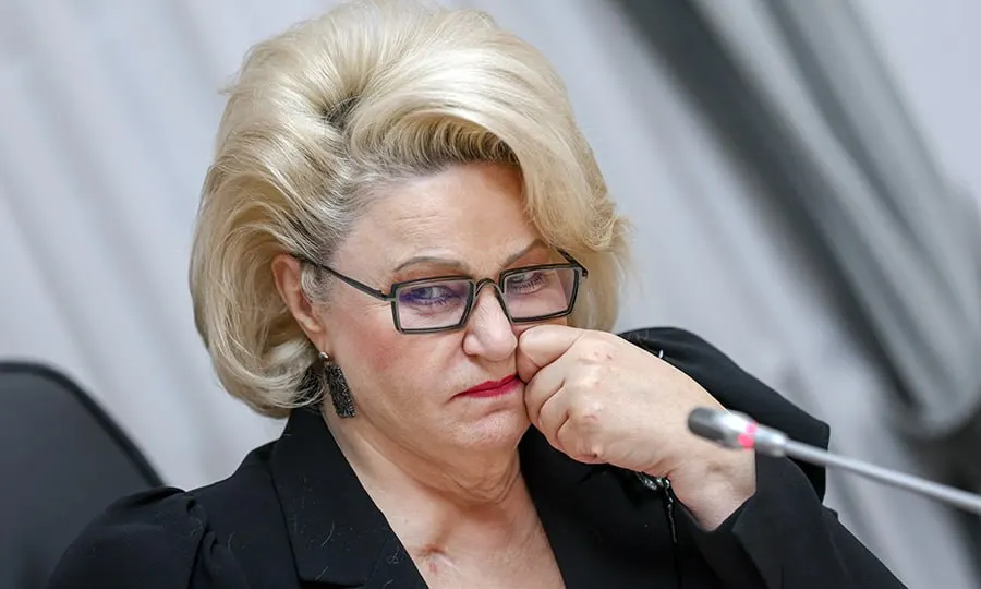 Депутат Нина Останина призвала Роскомнадзор и Минцифры ограничить время детей в онлайн‑играх и применить опыт регулирования мессенджеров для контроля игрового трафика.