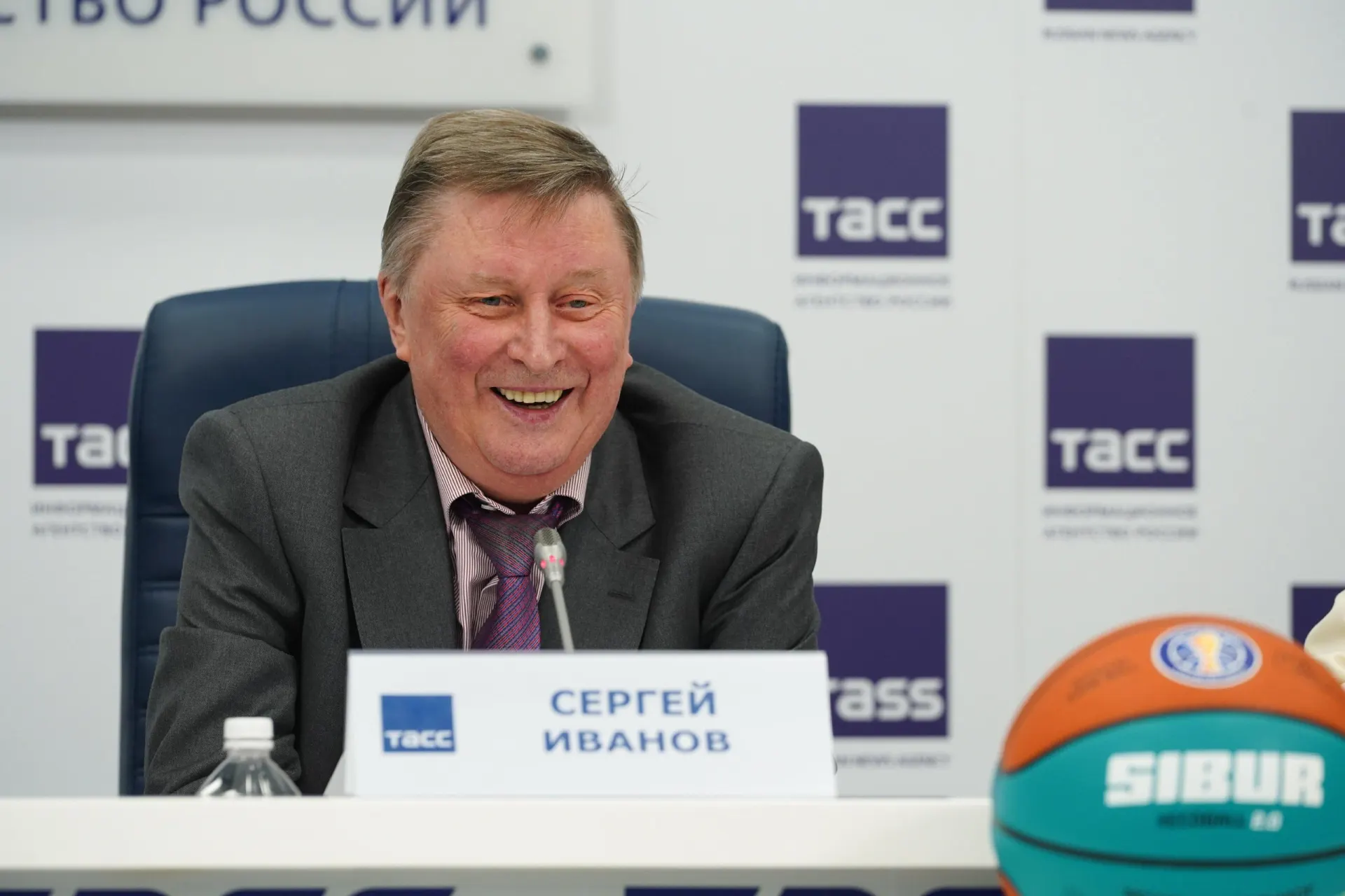 Государственный деятель скончался в 73 года. По словам близкого друга, они общались всего три дня назад.