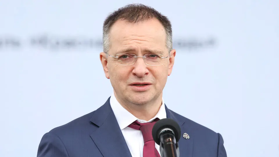Помощник президента заявил о необходимости контроля качества фильмов на всех этапах и поддержал практики советской цензуры; обсуждаются приоритеты госфинансирования «патриотических» проектов и создание экспертного совета по историческому контенту.