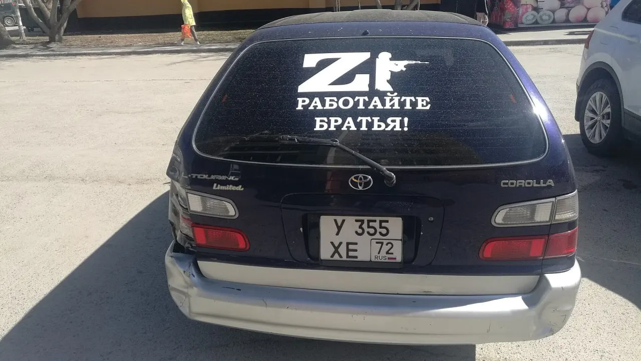 В новый единый государственный учебник по литературе добавили выражения, которые, по мнению авторов, уже стали частью современного культурного и общественного контекста — среди них «Работайте, братья» и фраза бортпроводника Дмитрия Ивлицкого.