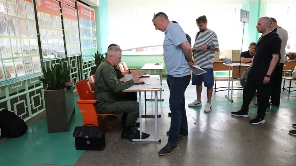 Минобороны Белоруссии сообщило о мобилизационных мероприятиях в Гродненской области с 17 по 26 июня: планируется оповестить и проверить учетные данные резервистов, а также провести сборы и отработать привлечение граждан и транспорта. По сведениям источников, параллельно усиливается давление со стороны России с требованием участия в эскалации конфликта с Украиной.
