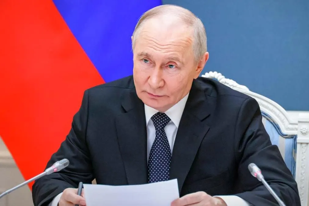 Указ разрешает российским должникам не исполнять обязательства перед кредиторами из стран, признанных «недружественными», в том числе по банковским вкладам. Мера действует с 1 июня 2026 года.