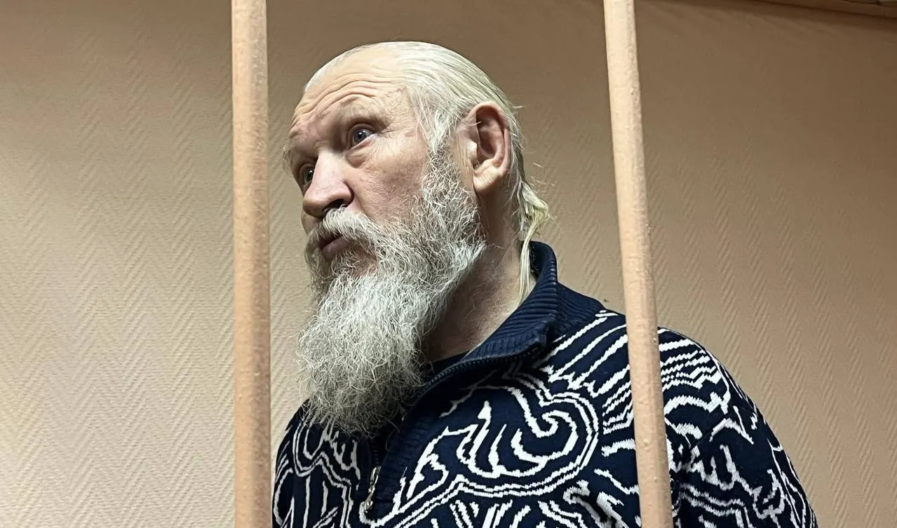 В обновлённый перечень органов финансового мониторинга внесли бывшего депутата от ЛДПР Михаила Глущенко, ранее осуждённого за соучастие в убийстве Галины Старовойтовой.