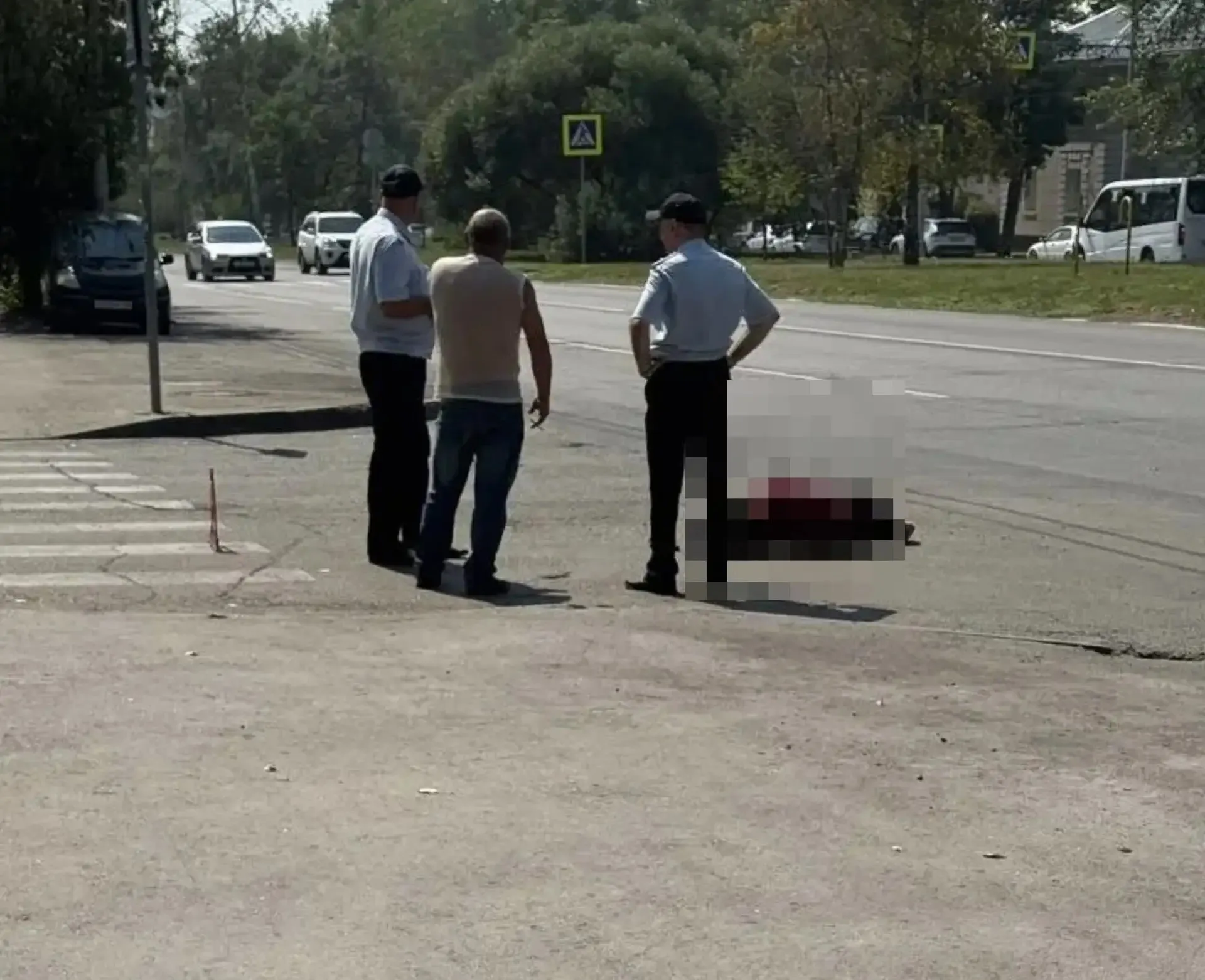 Авария произошла утром возле дома №150 на проспекте Ленина у парка «Солнечный ветер»: пострадавший госпитализирован, полиция проводит проверку.