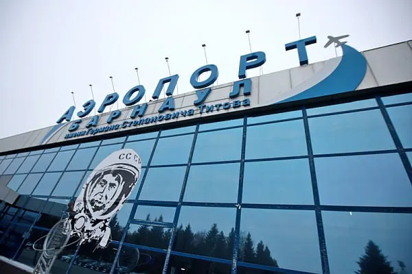 Власти Алтайского края заявили, что после запуска нового терминала аэропорта Барнаула готовы обсуждать прямые рейсы в крупные деловые и туристические города Казахстана. Терминал должен вдвое увеличить пассажирские мощности, сроки строительства неоднократно переносились.