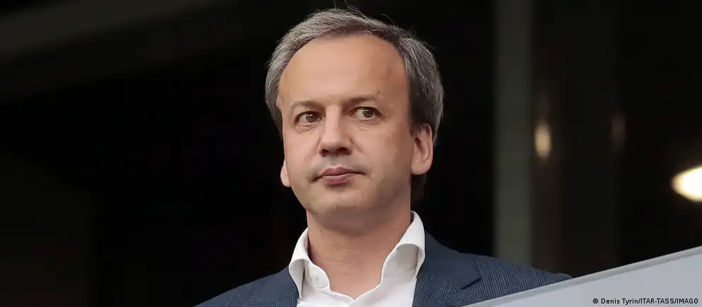 Аркадий Дворкович объявил о намерении оспорить в суде своё включение в санкционный список ЕС и временно отказался от обязанностей президента Международной шахматной федерации.