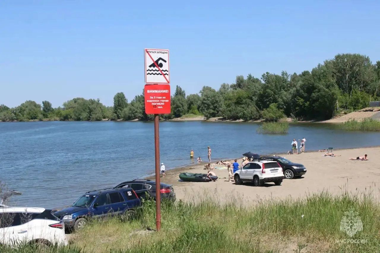 С начала 2026 года на водоёмах Алтайского края утонули 31 человек, в том числе 11 детей. МЧС усилило профилактику: рейды, беспилотники и мобильные спаспосты.