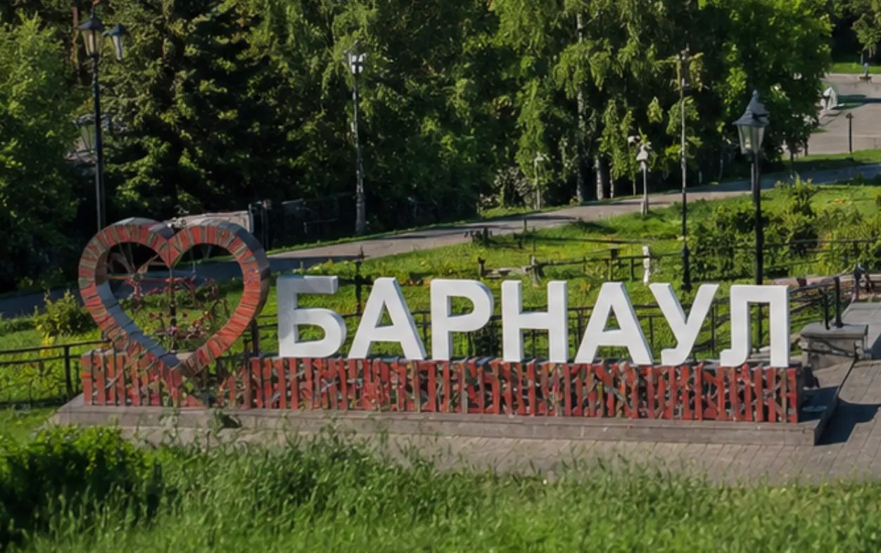 По результатам исследования сервиса по бронированию жилья средняя стоимость ночи в Барнауле в июле составила 2300 рублей — это минимальная цена среди российских городов в исследуемый период.