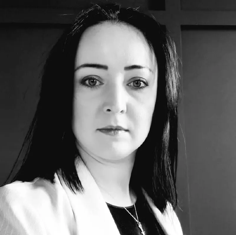 Конституционный суд признал, что совершеннолетние дети имеют право требовать лишения родительских прав родителей, совершивших над ними насилие в детстве. Формальный подход судов, исчерпывающий защиту прав с наступлением совершеннолетия, отвергнут.