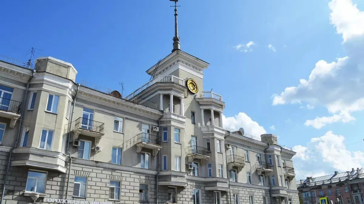 Дочь автора известной фразы заявила о готовности уступить права городу. Решение сейчас рассматривается в Палате по патентным спорам и ожидает утверждения руководителем Роспатента.