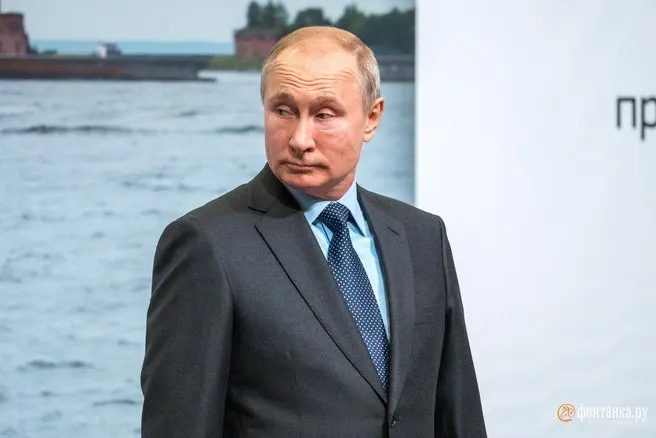 25 июля в Омске проходит XXII Форум межрегионального сотрудничества России и Казахстана; в рамках мероприятия запланирована встреча президентов России и Казахстана — Владимира Путина и Касым-Жомарта Токаева.