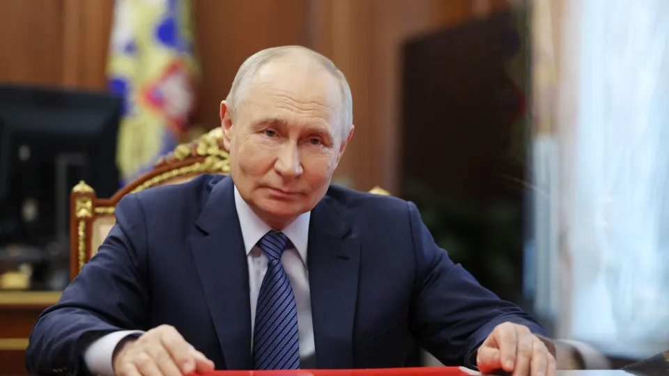 Президент распорядился включить курс «Русский язык как государственный» в программы всех высших учебных заведений, продумать смены для популяризации языка в детских лагерях и внести изменения в государственную языковую политику. Назначены ответственные и установлены сроки подготовки докладов и проектов.