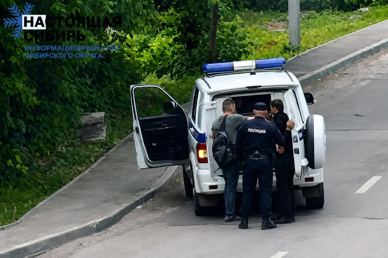 За первые шесть месяцев 2026 года число заключённых контрактов с Минобороны уменьшилось, власти и компании увеличили набор сотрудников для воинского учёта и подготовки к возможной новой волне призыва.