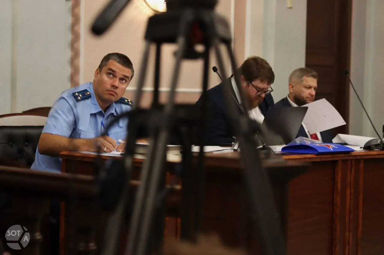 Прокурор заявил об основаниях удовлетворить иск о снятии партии «Яблоко» с выборов, сославшись на нарушения в использовании интеллектуальной собственности и данные Росфинмониторинга.