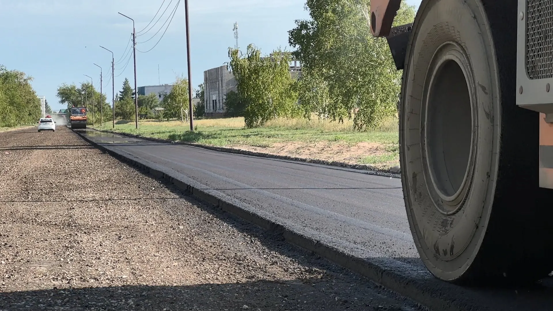 В регионе запланирован ремонт 540 километров региональных дорог с приоритетом для улиц внутри населённых пунктов; финансирование — 3,4 млрд рублей; работы ведутся в шести городах и 22 районах.