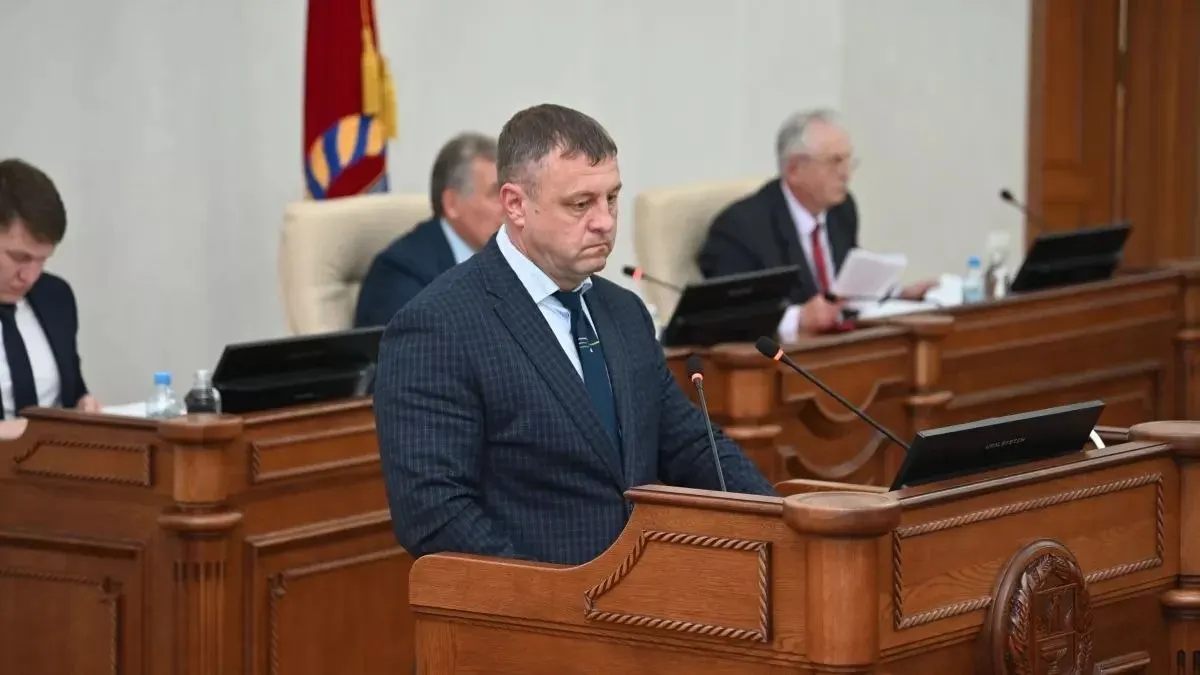 Бывший чиновник Алтайского края отправится на службу в рамках уголовного дела об превышении полномочий. Разбирательство продолжится в Завьяловском районе.