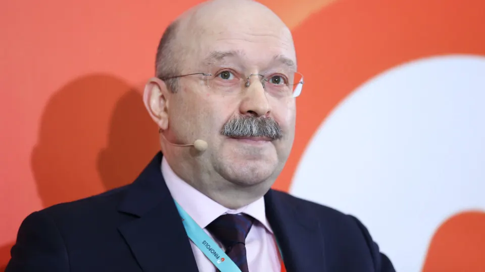 Эксперты спорят о возможности перехода к милитаризованной экономике: такие шаги могут привести к разрушению экономической системы и усилению кризисных тенденций.