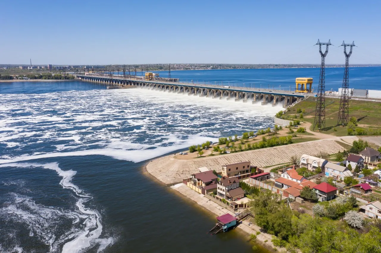 Волжская ГЭС перейдет на новые режимы эксплуатации на период осени; прогнозируемый сброс воды окажется существенным по сравнению с прошлым годом и, по словам ученых, принесет пользу дельте Волги и Каспийскому морю.