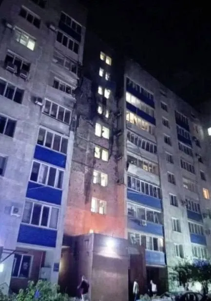 Минобороны РФ заявило об уничтожении 516 беспилотников за ночь; 17 дронов были направлены на Москву, в регионе Ленинградской области зафиксирована крупная волна подавления.