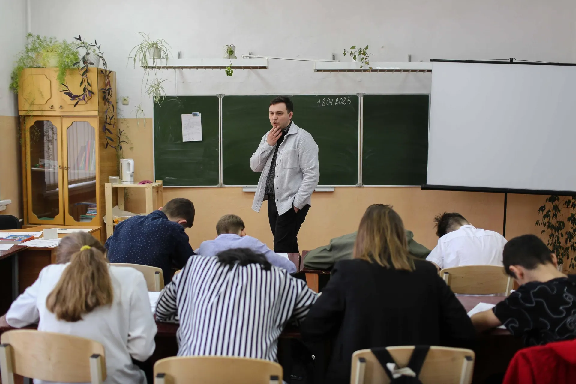 В школьной программе добавили ещё один час истории; что это значит для учащихся.